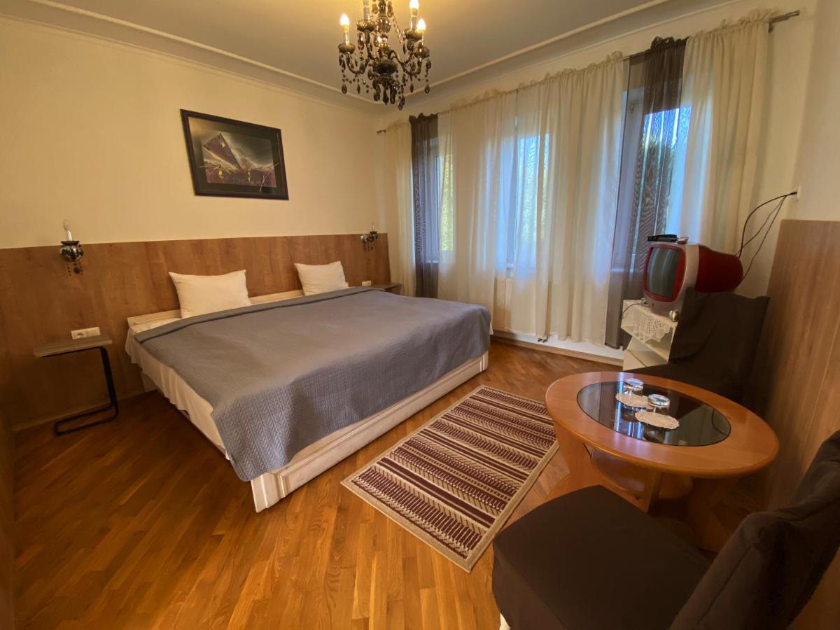 Olena Resort Brjuchovyči Exteriér fotografie