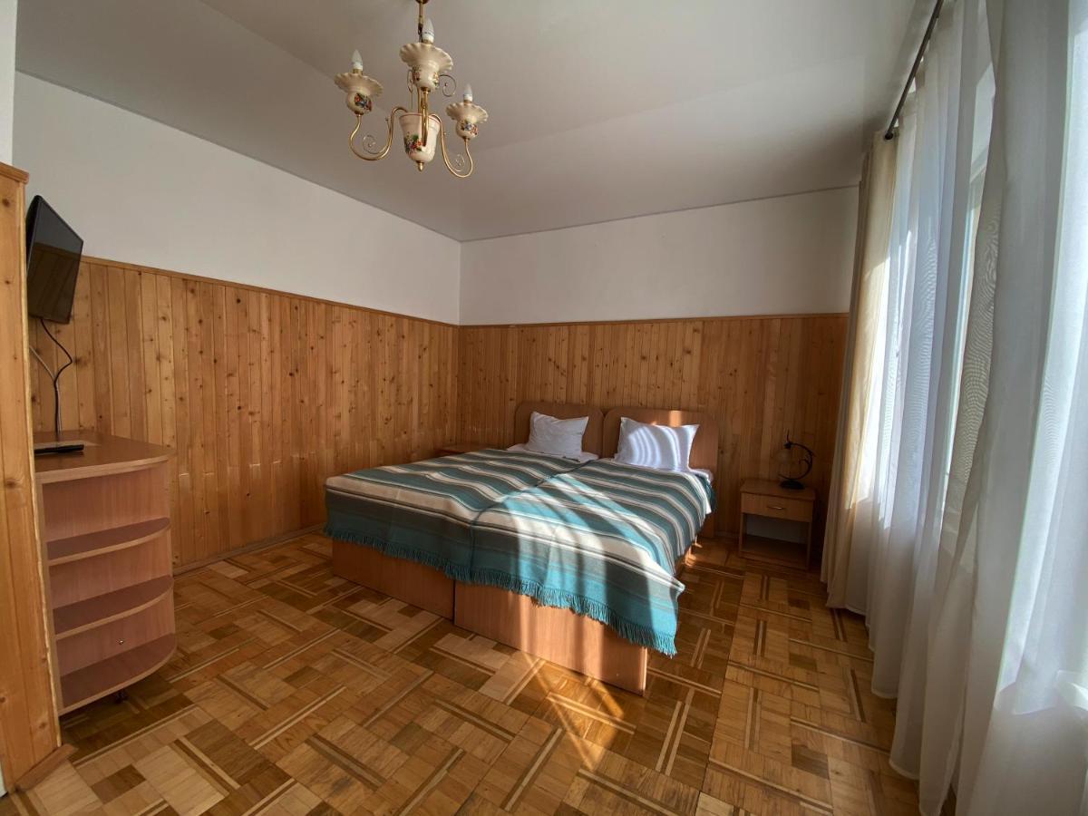 Olena Resort Brjuchovyči Exteriér fotografie